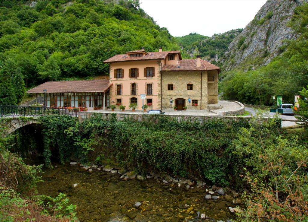 La Casona De Mestas Ponga Exterior photo